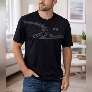 Under Armour Black Athletic Tee Men Small HeatGear Workout Shirt Gray Graphic